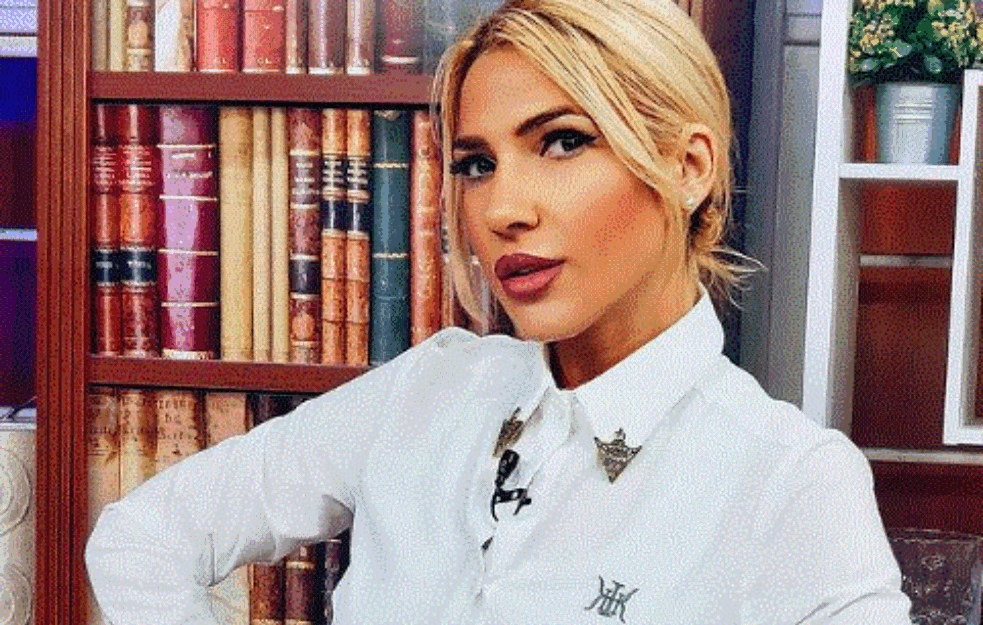 JOVANA JEREMIĆ OBJAVILA NOVU FOTOGRAFIJU I IZAZVALA BURNE REAKCIJE: Ja sam KOMBINACIJA <span style='color:red;'><b>Merilin Monro</b></span> i Džeki Kenedi! (FOTO) 



